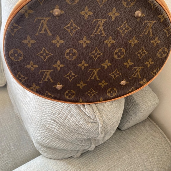 Preloved authentic Louis Vuitton bucket bag GM size - Picture 4 of 4